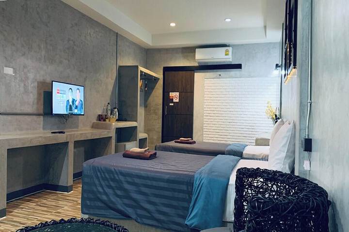 Room 49 of 95