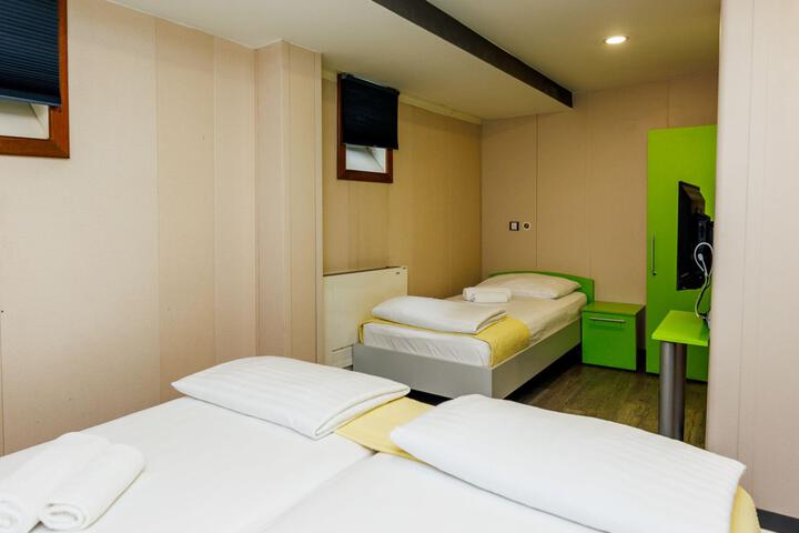 Room 104 of 146