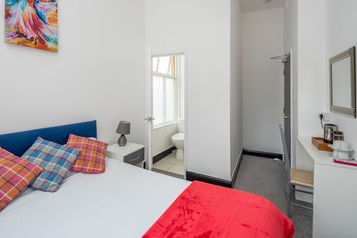 Room 15 of 38