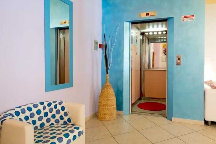 Hotel Interior 4 of 34