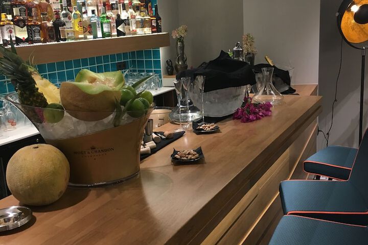 Lounge 66 of 88