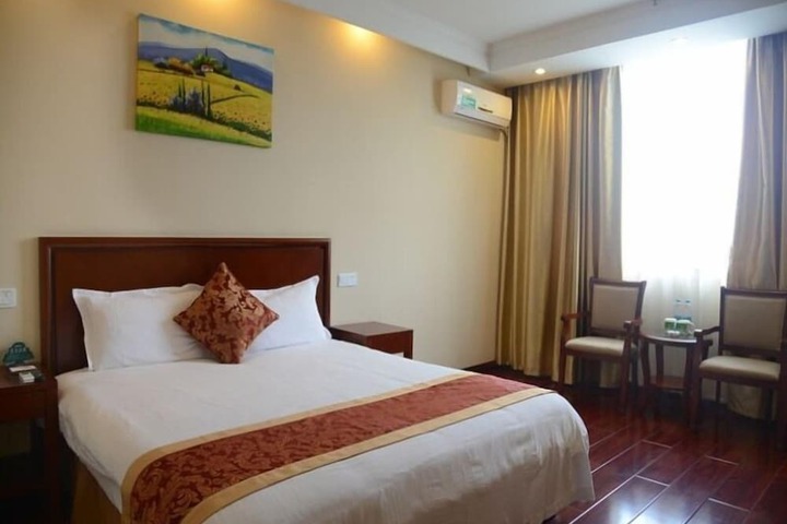 Room 5 of 23