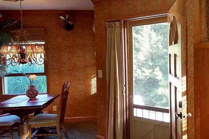 Room 30 of 107