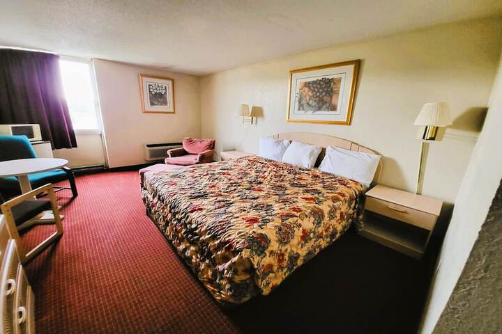 Room 12 of 144
