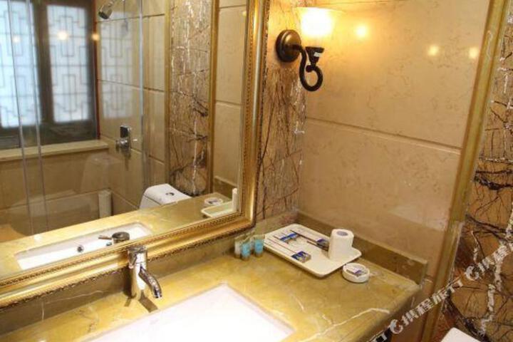 Jinding Hotel