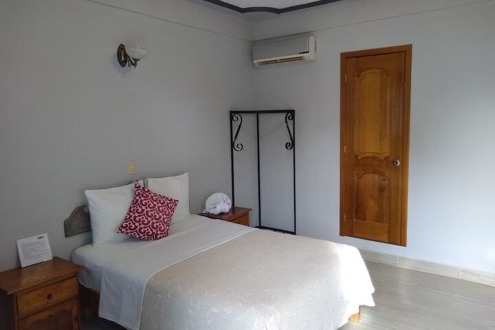Room 6 of 30