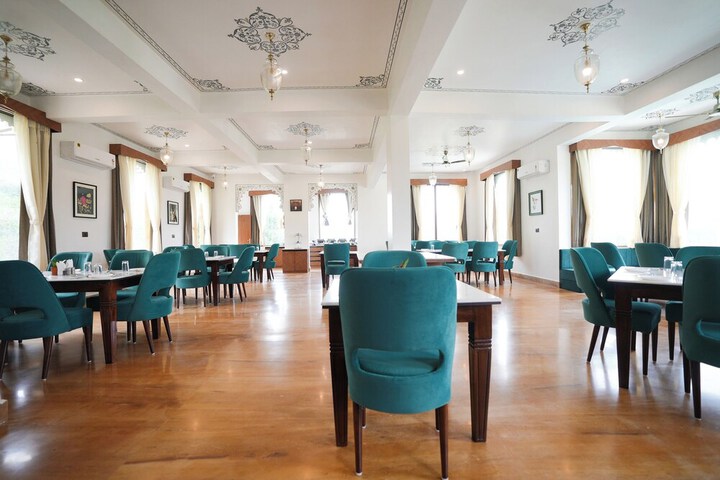 Dining 69 of 86