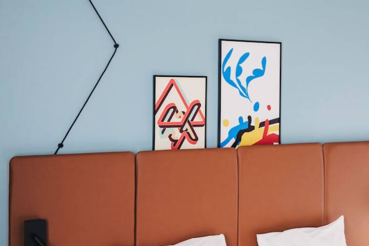 Room 13 of 53