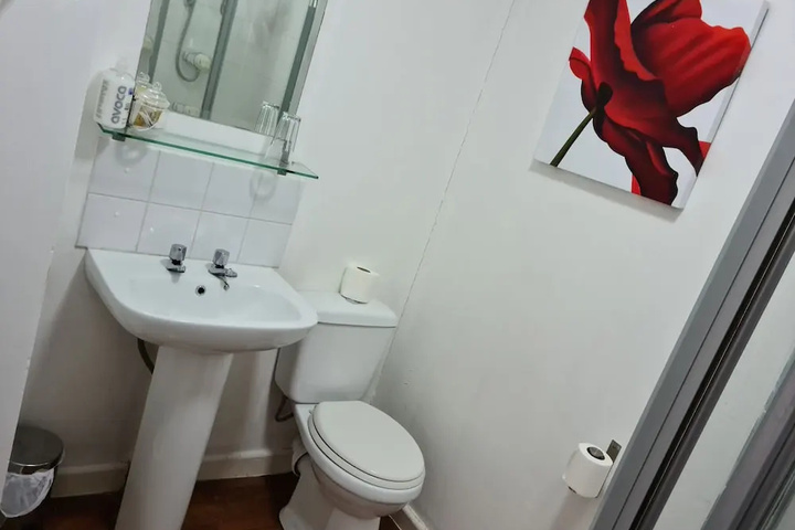 Room 8 of 15