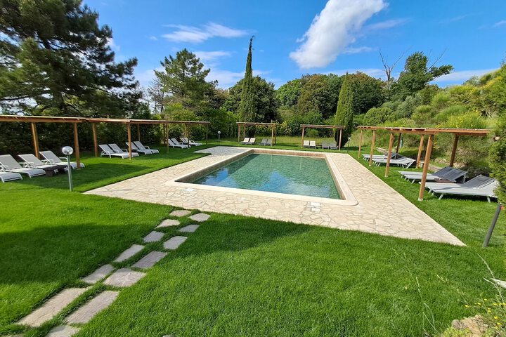 Pool 83 of 149