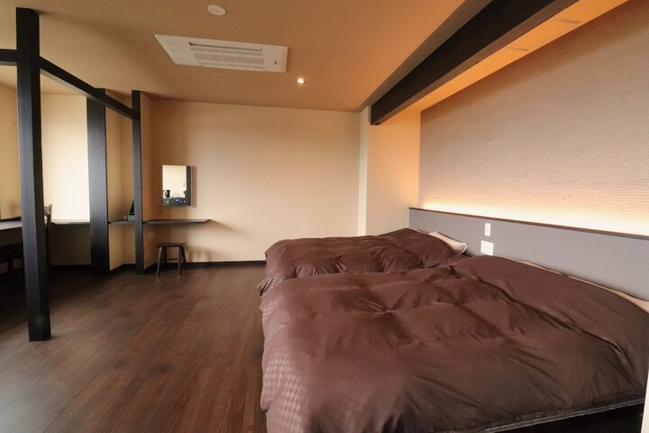 Room 14 of 107