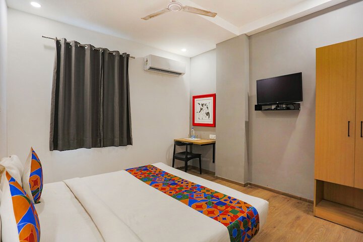 Room 8 of 25