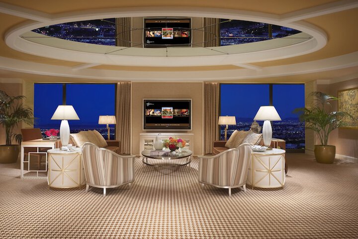 Room 28 of 65