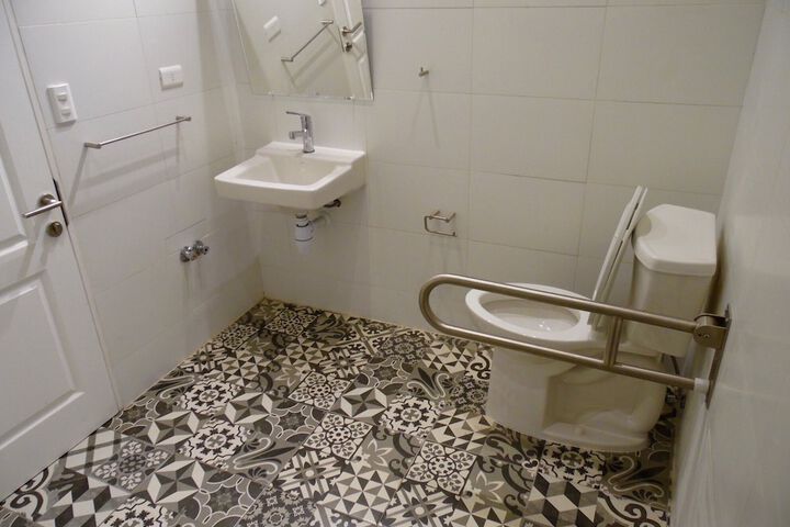 Room 7 of 17