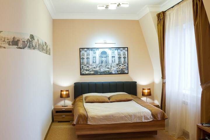 Room 7 of 99