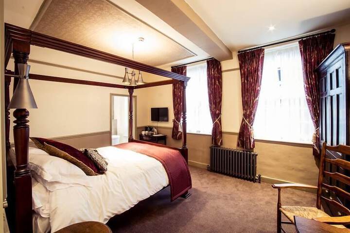 Room 20 of 32