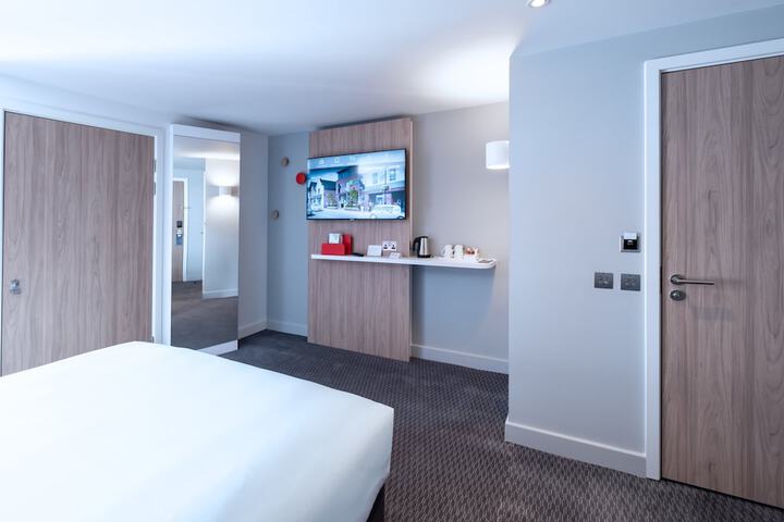 Room 5 of 31