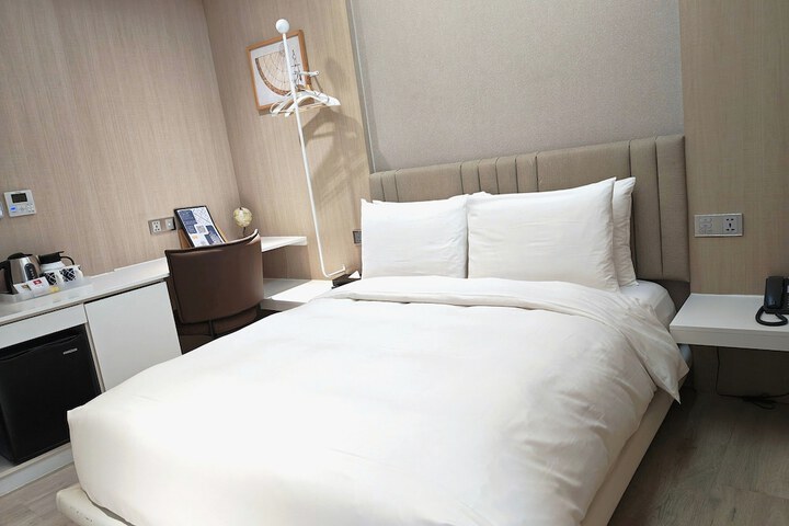 Room 49 of 120