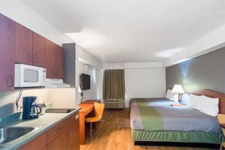Room 8 of 35
