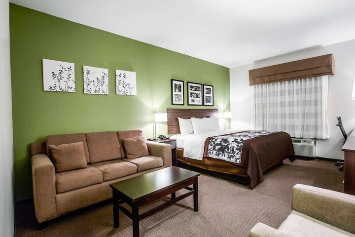 Room 17 of 35