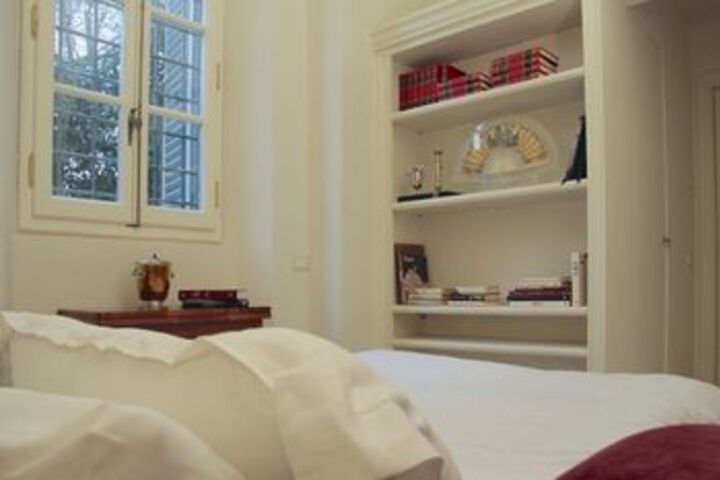 Room 42 of 101