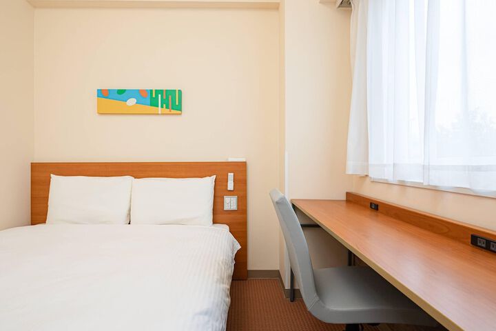 Room 6 of 25