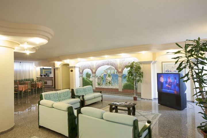 Guest Lobby