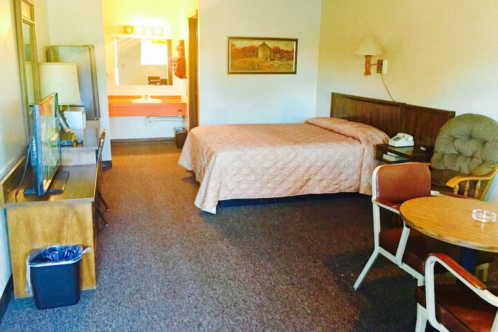 Room 14 of 34