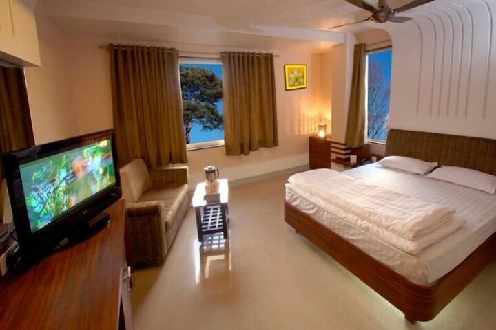 Room 15 of 27