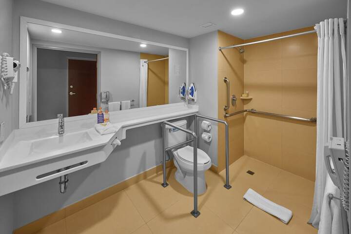 Room 12 of 30