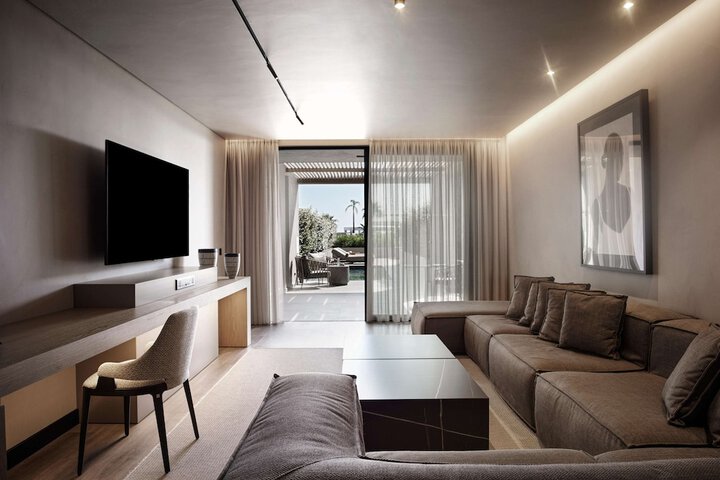 Room 40 of 103