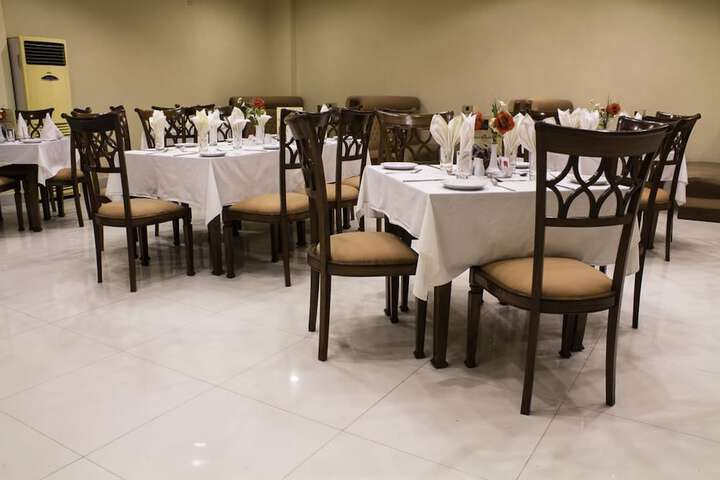 Dining 10 of 20