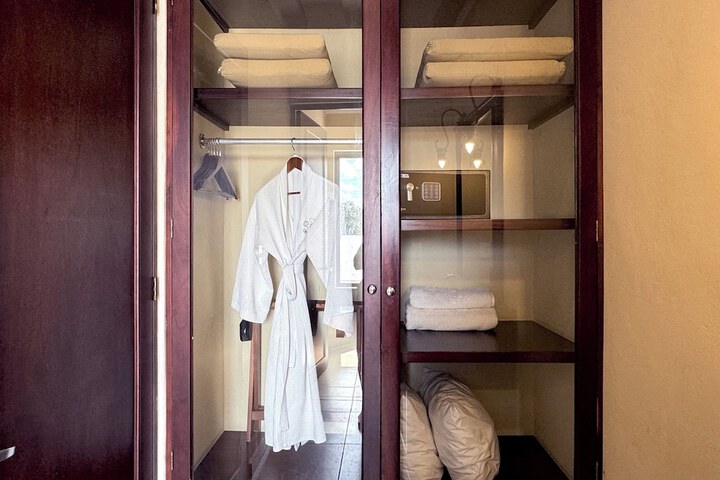 Room 20 of 38