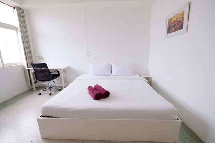 Room 18 of 32