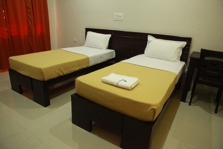 Room 14 of 16
