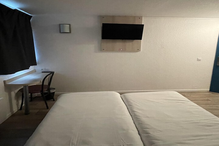 Room 18 of 41
