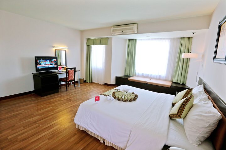 Room 33 of 127