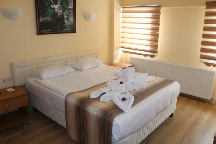 Room 8 of 18