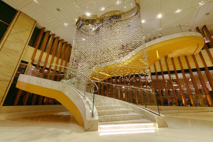 Entrance & Lobby