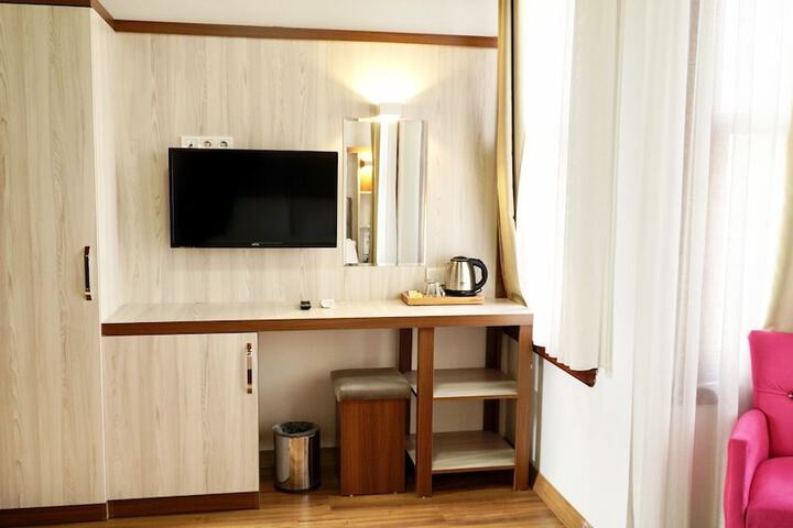 Room 7 of 52