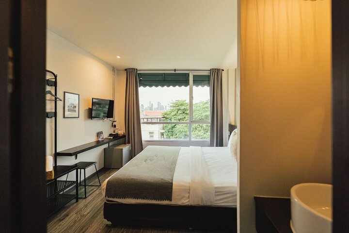 Room 74 of 142