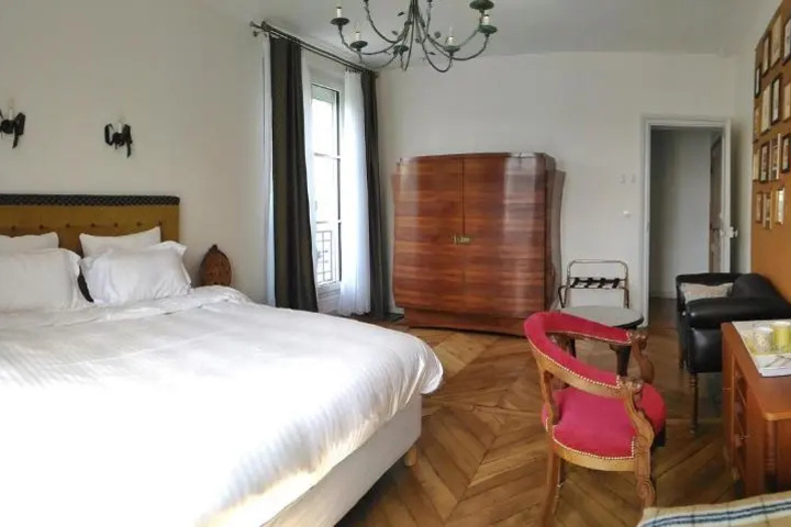 Room 5 of 13