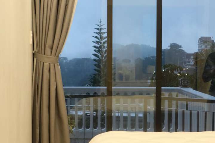 Room 16 of 43
