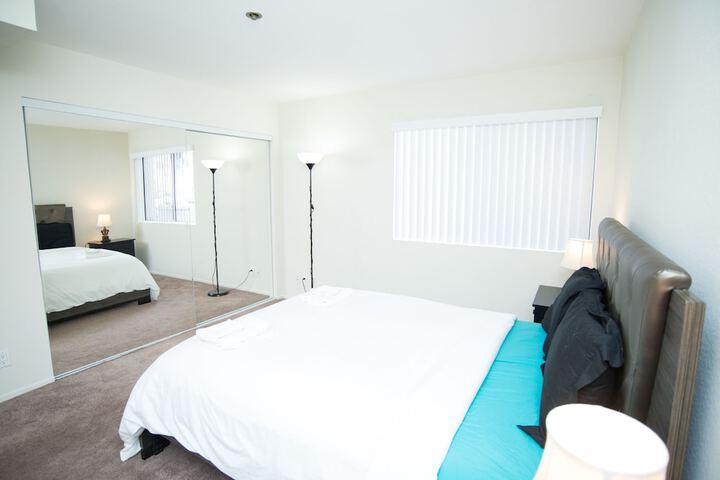 Room 8 of 93