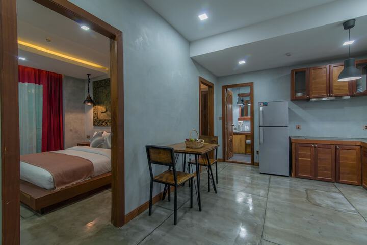 Room 9 of 100