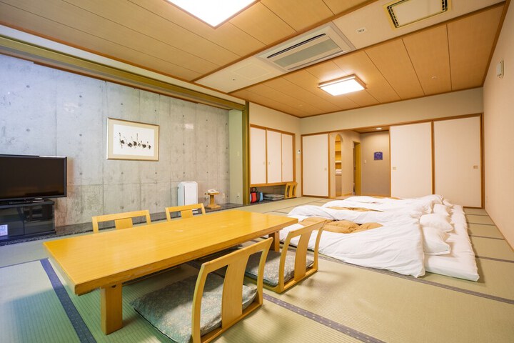 Room 47 of 240