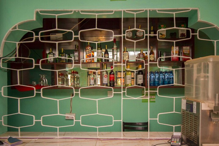 Lounge 49 of 58