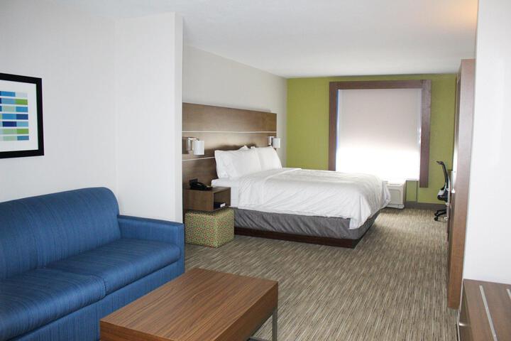 Standard King Bed Accessible (2 of 11)