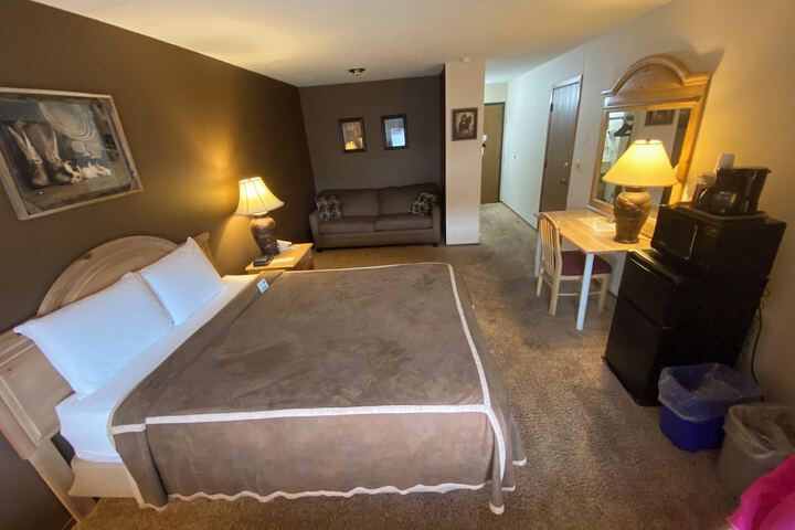 Room 82 of 106