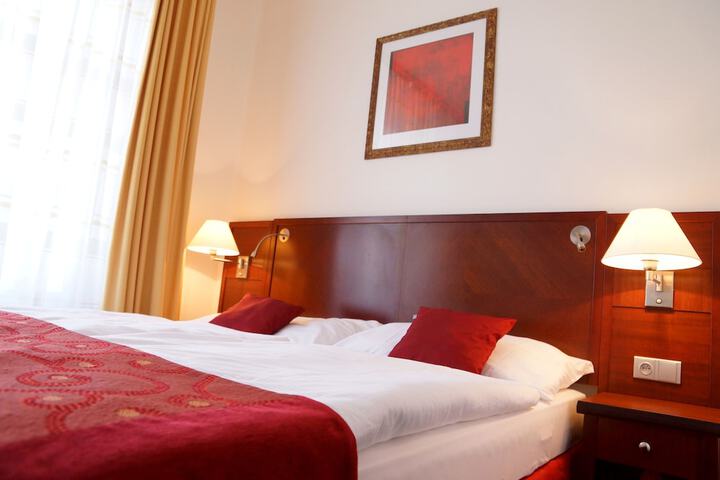 Room 4 of 55